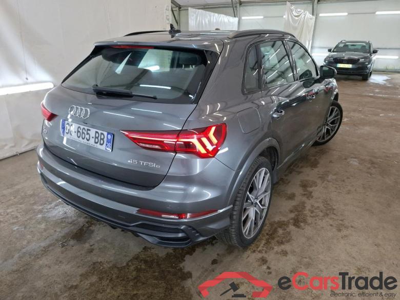 AUDI Q3 / 2018 / 5P / SUV 45 TFSI E 245 S TRONIC S LINE #3