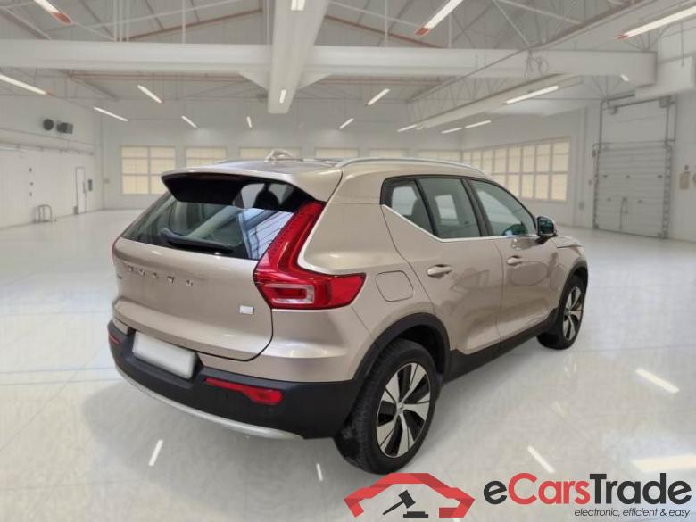 VOLVO XC40 / 2021 / 5P / SUV T4 RECHARGE PLUG-IN AUTO CORE #2
