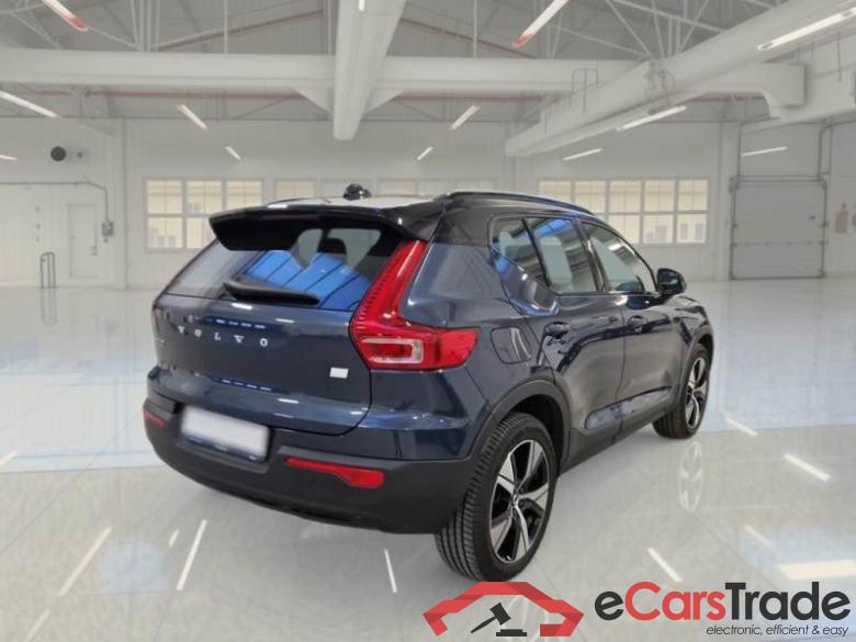 VOLVO XC40 / 2017 / 5P / SUV T4 PLUG-IN HYBRID AUTO RECHARGE R-DESIGN #2