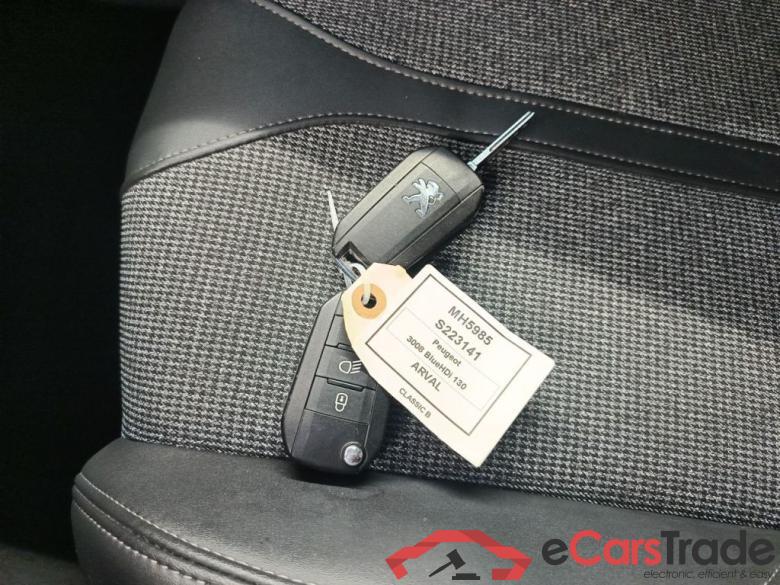 PEUGEOT 3008 DIESEL - 2016 1.5 BlueHDi 130 Allure Auto (EU6.2) 5d #4