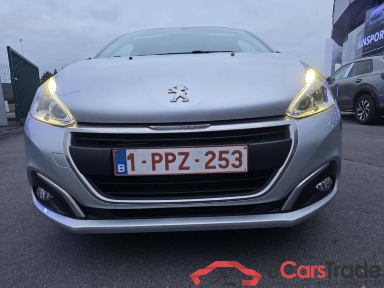 PEUGEOT 208 1.2i PureTech Style