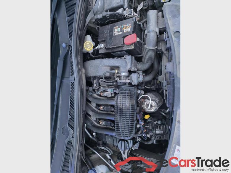 PEUGEOT 208 1.2i PureTech Style #5