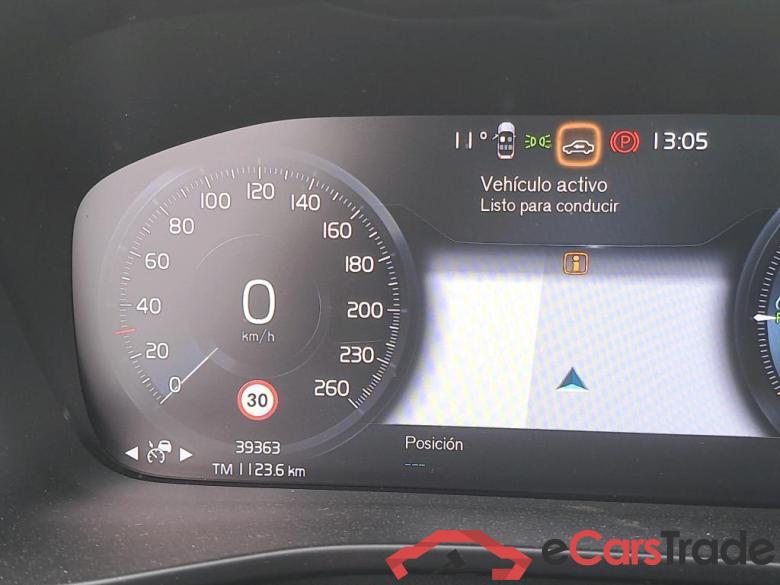 VOLVO XC40 / 2017 / 5P / todoterreno 1.5 T5 Twin Recharge Inscription Auto #5