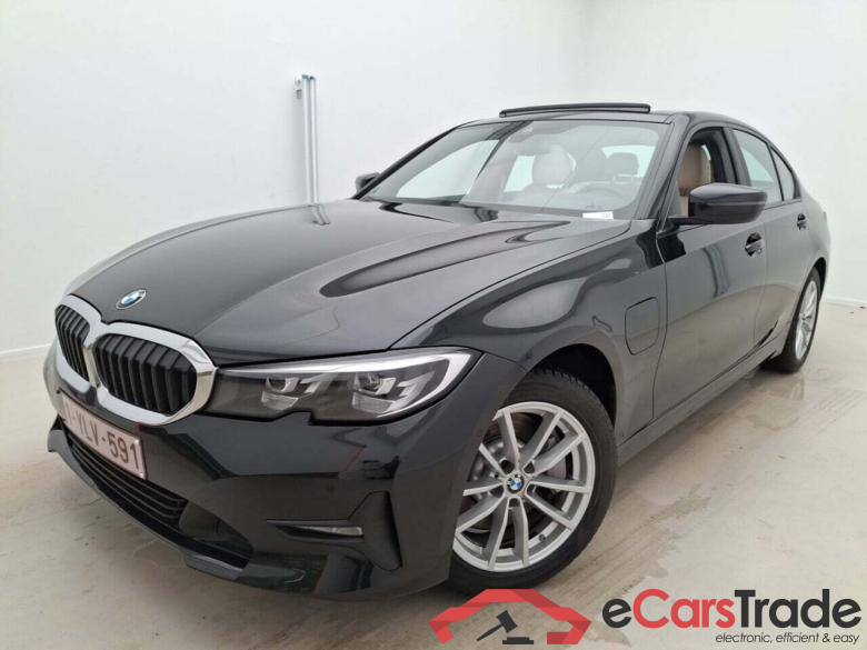 BMW 3-SERIE 330E AUT