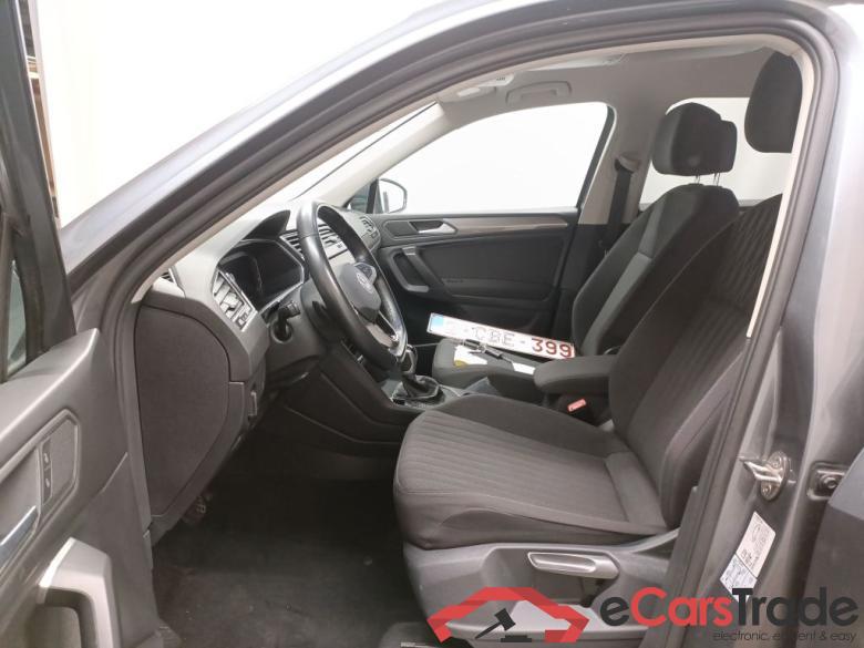 Volkswagen Tiguan Allspace 2.0 TDI DSG Life Business 5d #3
