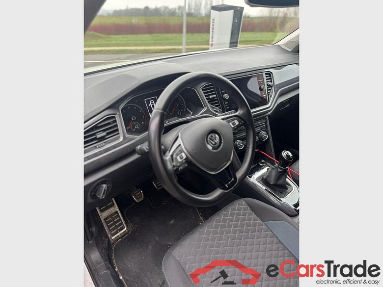 VOLKSWAGEN T-Roc T-Roc IQ.Drive TSI 1.0 OPF 85 kW (115 ch) 6 vitesses manuel #3