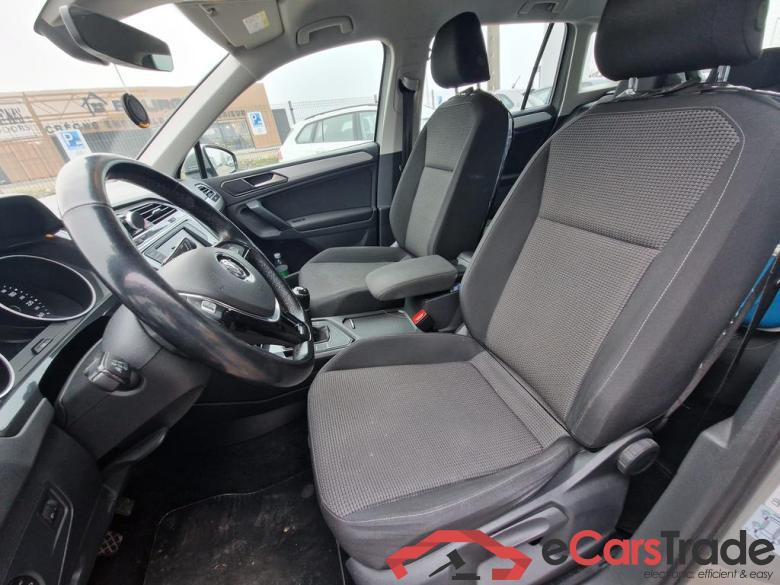 VOLKSWAGEN Tiguan Tiguan Trendline 1.4 TSI BMT 92 kW (125 ch) 6 vitesses manuel #6