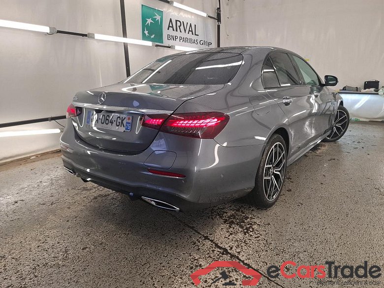 MERCEDES-BENZ Classe E Berline / 2020 / 4P / Berline 2.0 E 300 E AMG LINE AUTO #3