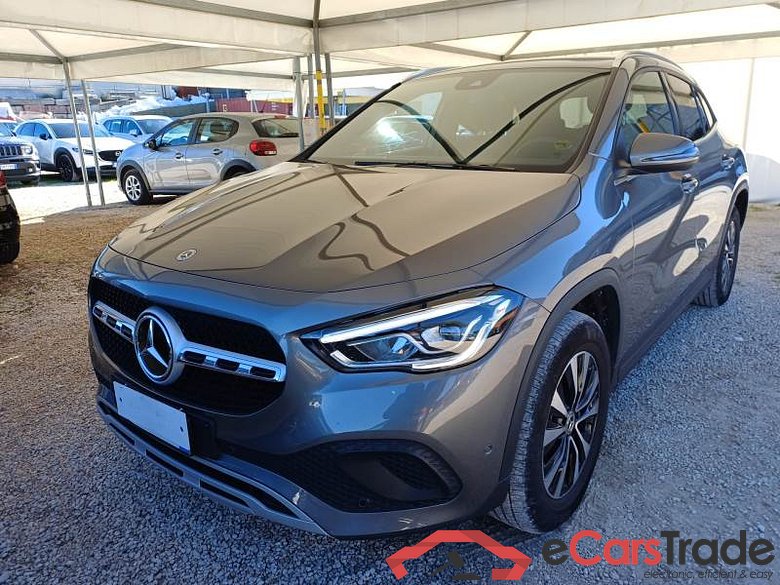 MERCEDES-BENZ GLA / 2020 / 5P / CROSSOVER GLA 250 AUTOMATIC EQ-POWER BUS EXTRA