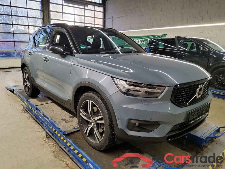 Volvo XC40 (2017->) DE - SUV5 B4 2WD EU6d, R-Design (EURO 6d), 2020 - 2022 #2
