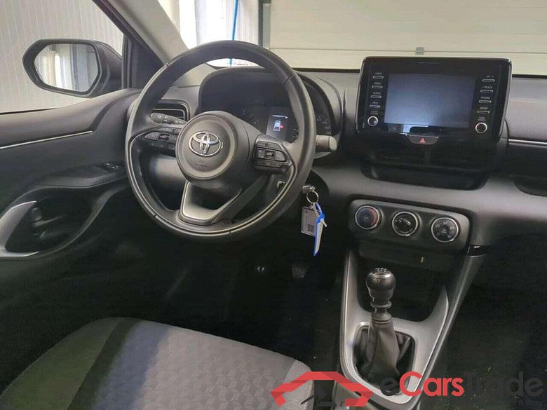 TOYOTA Yaris 1.5 VVT-i Active #3