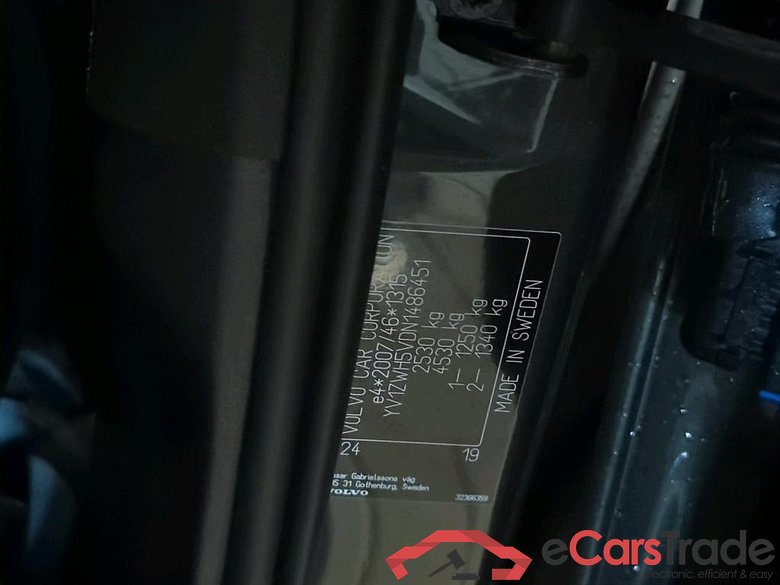 Volvo V60 Recharge T8 AWD Automaat R-Design 5d #6