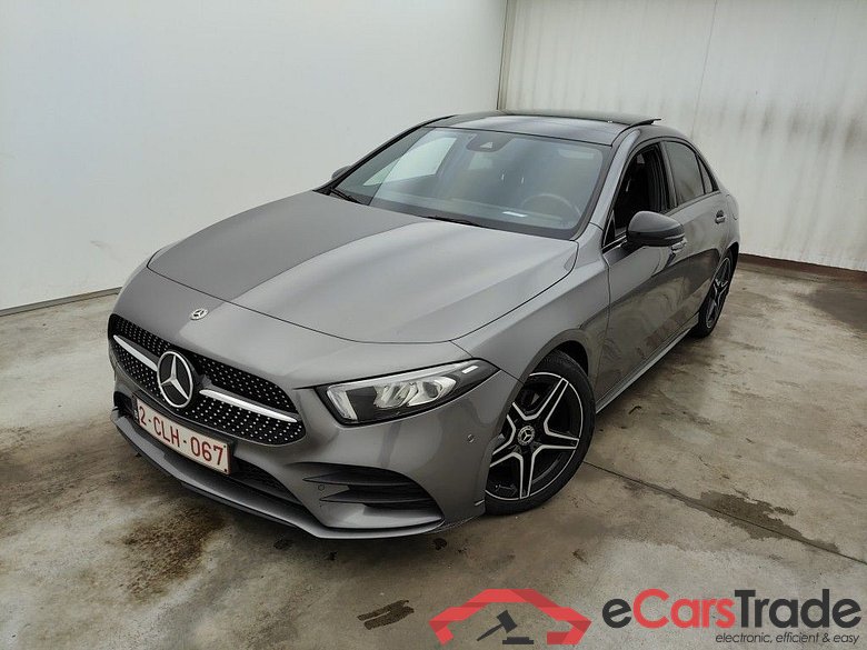 Mercedes-Benz A-Klasse Limousine A 180 d DCT Launch Edition 4d #1