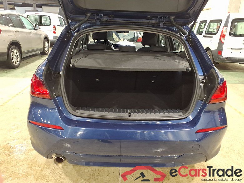 BMW 1 SERIES HATCH 1.5 118IA (103KW) #3