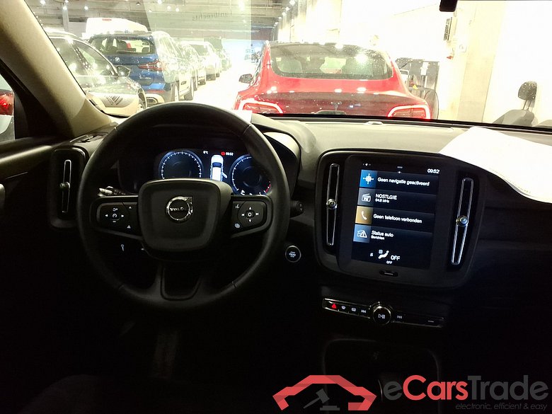 VOLVO XC40 1.5 T2 ESSENTIAL #6