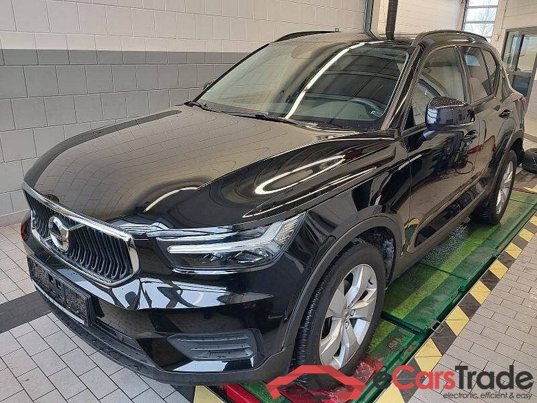 Volvo XC40 (2017->) DE - SUV5 T2 2WD EU6d, Momentum Core (EURO 6d), 2020 - 2022