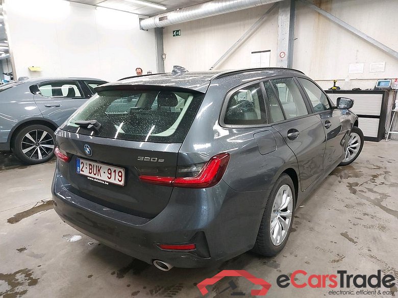 BMW - BMW 3 TOURING 320e 204PK Business Edition With Vernasca Heated Sport Seats & Driving Assistant Pack & Active Cruise Control  * HYBRID ** #2