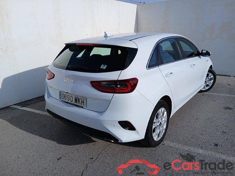 KIA Ceed / 2021 / 5P / berlina con portón 1.6 MHEV iMT 100kW (136CV) Drive #2