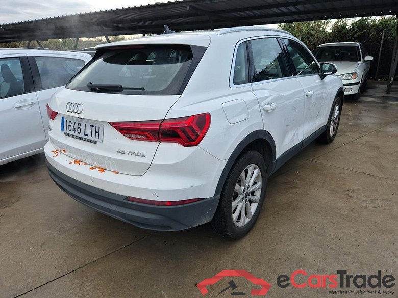 AUDI Q3 / 2018 / 5P / todoterreno 45 TFSI e 180kW S tronic Advanced #2