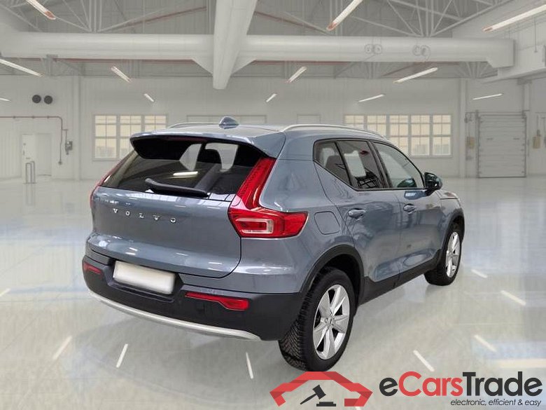 VOLVO XC40 / 2021 / 5P / SUV B3 AUTOMATICO CORE #2