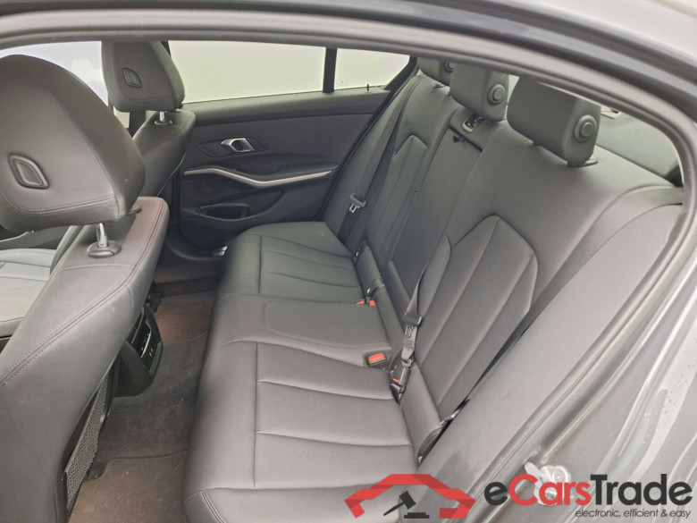 BMW, 3-serie '18, BMW 3 Reeks Berline 330e (215 kW) 4d #4