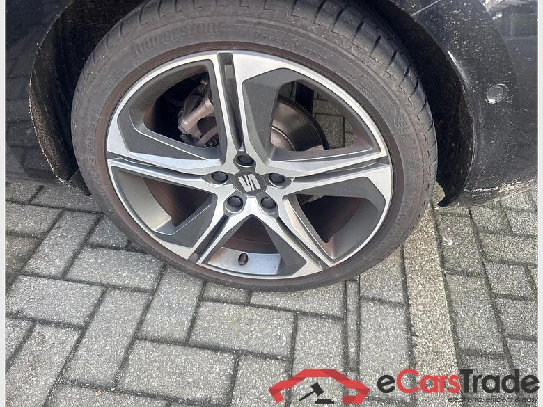 SEAT Leon Leon 5D FR Edition 1.0 eTSI 110ch (81kW) DSG 7v Mild Hybrid #5