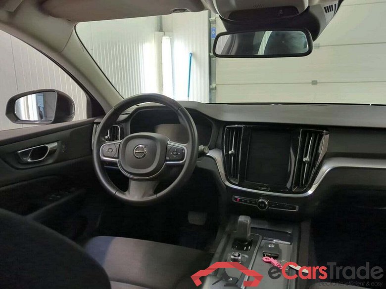 VOLVO V60 2.0 B3 Mom. Adv. #3
