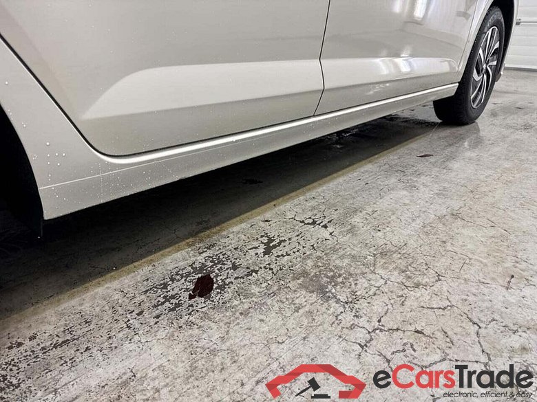 VOLKSWAGEN POLO 1.0 TSI Life Bns #5