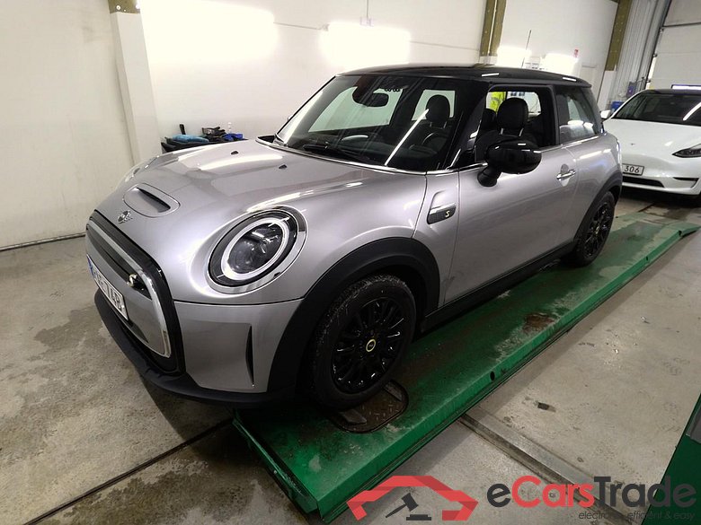 John Cooper EV SE Essential 3d #1