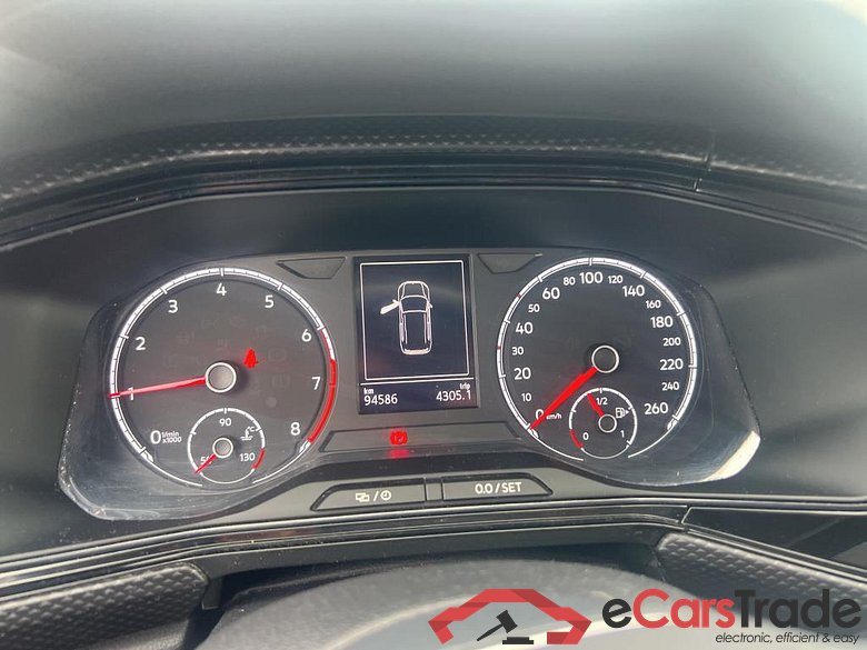 VOLKSWAGEN T-Cross / 2018 / 5P / todoterreno Advance 1.0 TSI 70kW (95CV) (AC2) #4