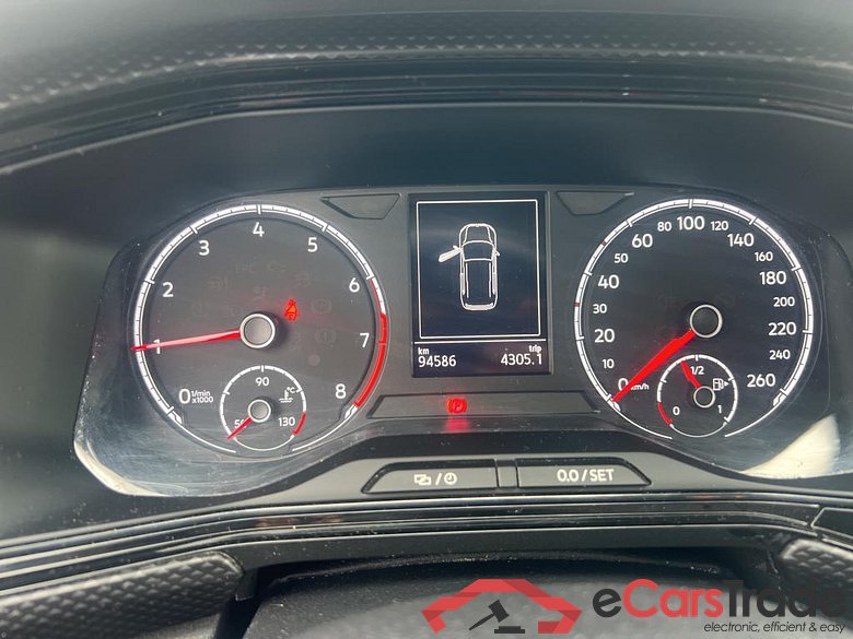 VOLKSWAGEN T-Cross / 2018 / 5P / todoterreno Advance 1.0 TSI 70kW (95CV) (AC2) #5