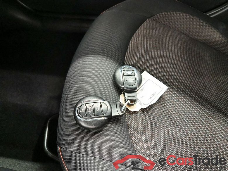 MINI MINI 5 DOORS - 2018 1.5 136 Cooper OPF (EU6d-TEMP) 5d #4