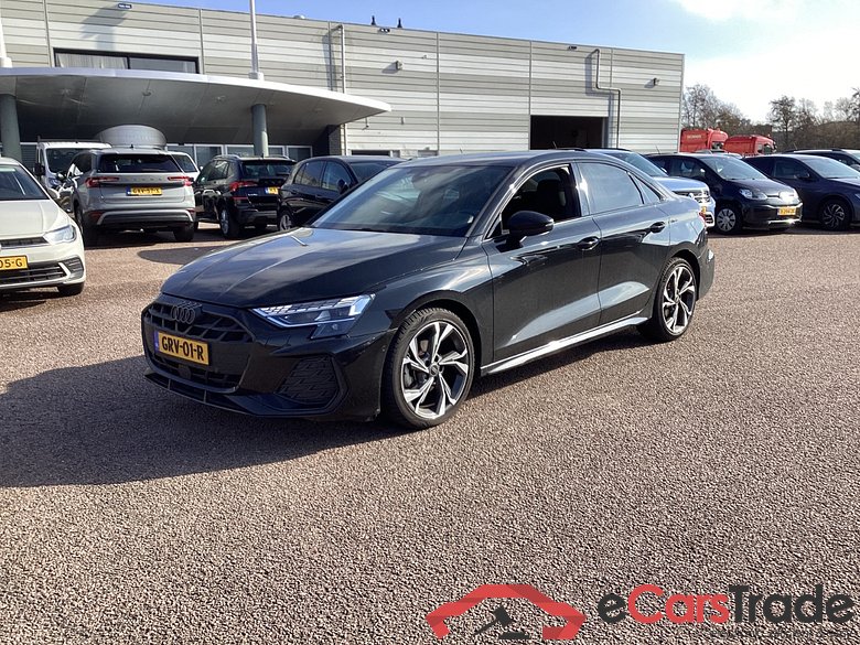 AUDI A3 Limousine 30 TFSI S edition #1