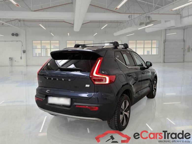 VOLVO XC40 / 2017 / 5P / SUV T4 PLUG-IN HYBRID AUTO RECH INSCRIP EXPR #2
