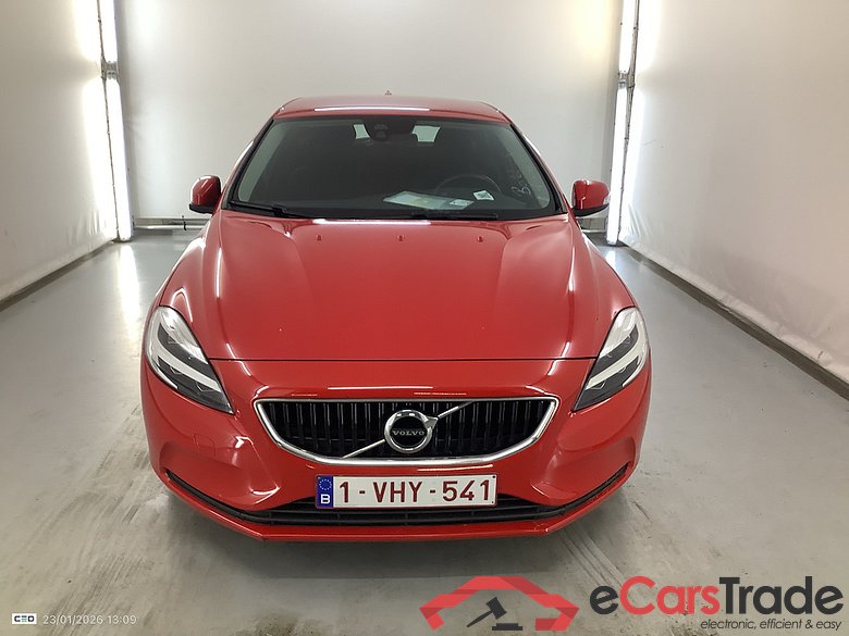 VOLVO V40 DIESEL - 2016 2.0 D2 Black Edition AdBlue (EU6d-TEMP) #2