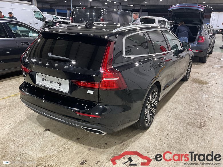 VOLVO V60 - 2018 2.0 T6 TE AWD PHEV Momentum Pro #4