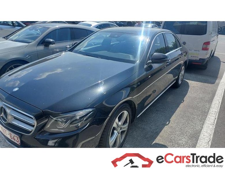 Mercedes-Benz E200d Avantgarde Aut. MULTIBEAM 1/2 Sport-Leather Navi KeylessGo Camera Klima PDC ... #1