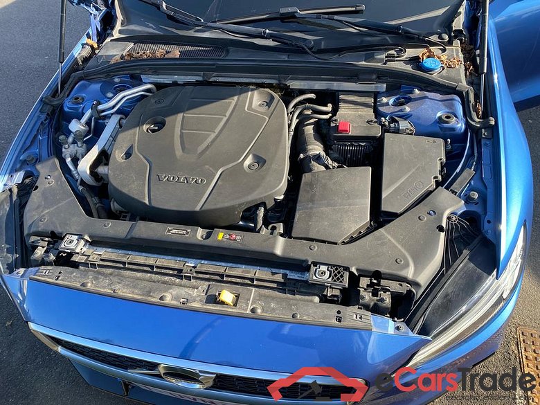 VOLVO V60 2.0 D3 R-Design Geartronic #4