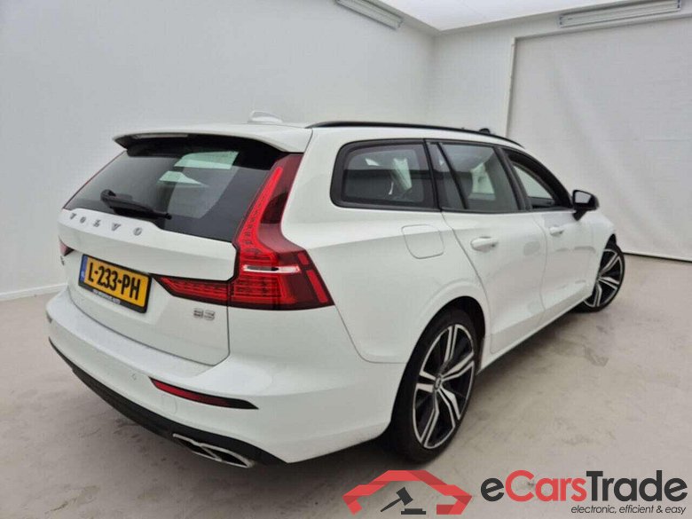 VOLVO V60 2.0 B3 Mom. Adv. #2