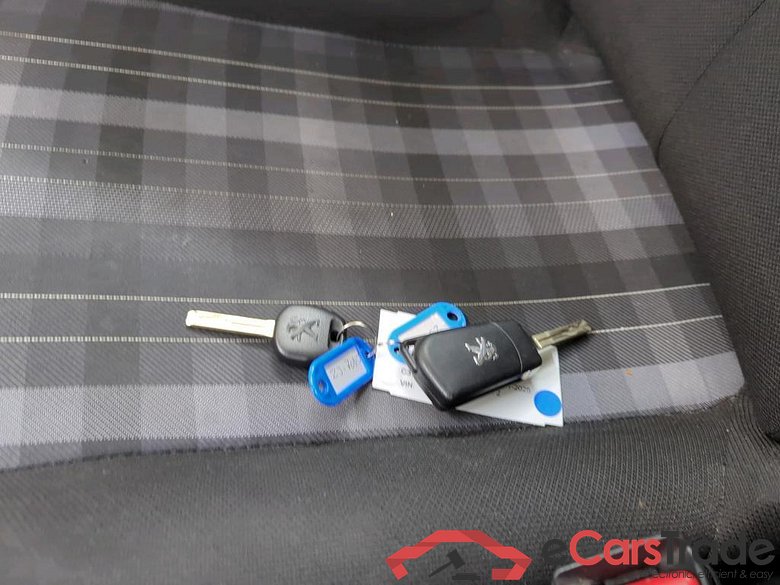 PEUGEOT 108 53 kW #5