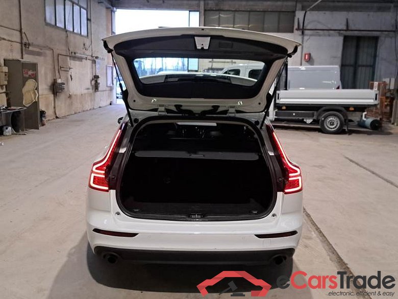VOLVO V60 / 2019 / 5P / STATION WAGON B4 D AUTOM. MOMENTUM BUSINESS #5