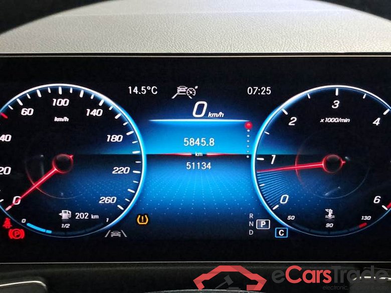 MERCEDES-BENZ GLB / 2019 / 5P / SUV GLB 200 D AUTOMATIC PREMIUM #4