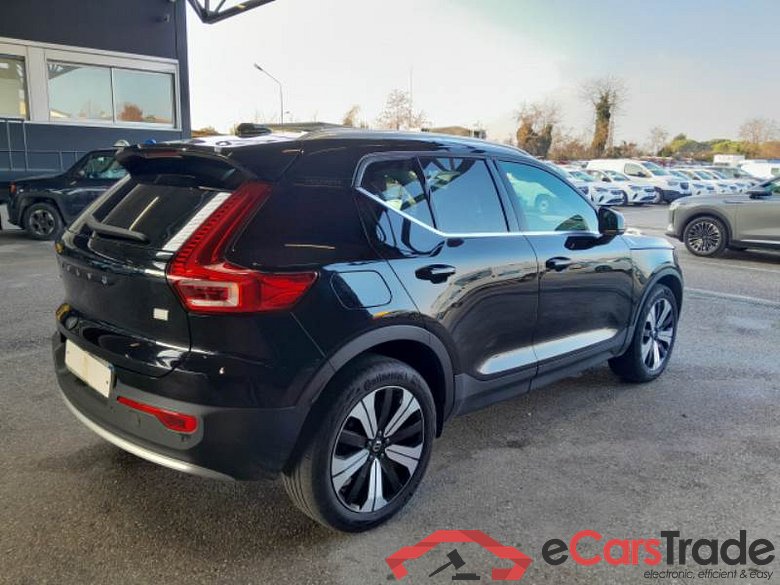 VOLVO XC40 / 2021 / 5P / SUV T4 RECHARGE PLUG-IN AUTO ULTIMATE BRIGHT #2