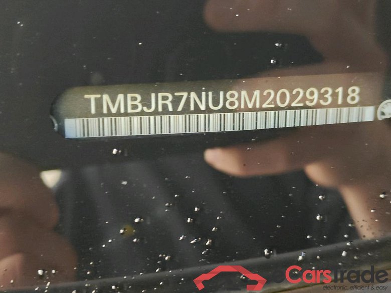 Skoda Karoq 1.5 TSI ACT Greentech DSG Buss Edition 5d #6