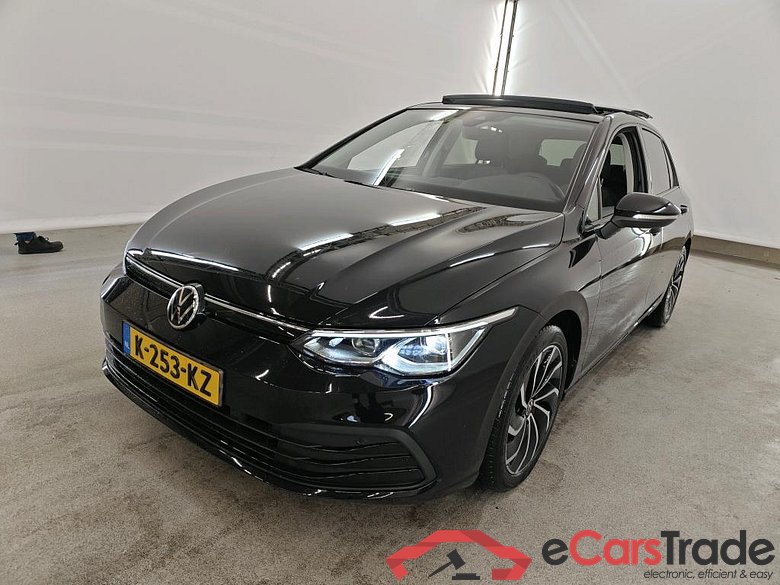 Volkswagen Golf 1.5 TSI 96kW Life Business 5d + Pano #1