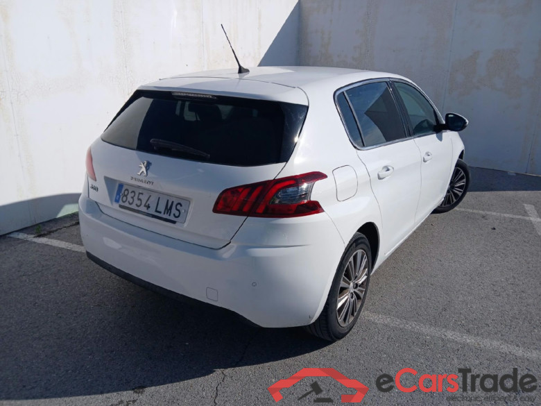 PEUGEOT 308 / 2017 / 5P / berlina con portón 5p Allure PureTech 130 S&S (CX) #2