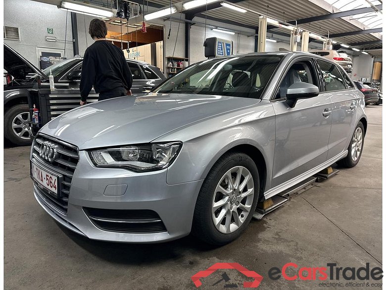 AUDI A3 Sportback Audi A3 Sportback Attraction 1.6 TDI ultra  81(110) kW(ch) 6 vitesses #1