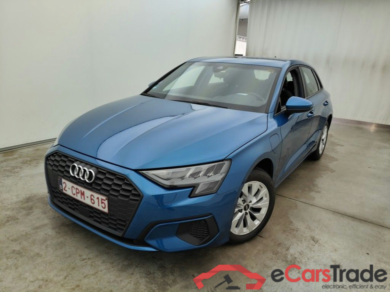 Audi A3 Sportback 1.4 40 TFSI e Attraction 5d #1