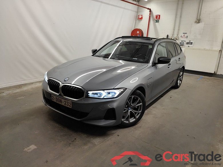 BMW 3 Reeks Touring 330e (215 kW) 5d