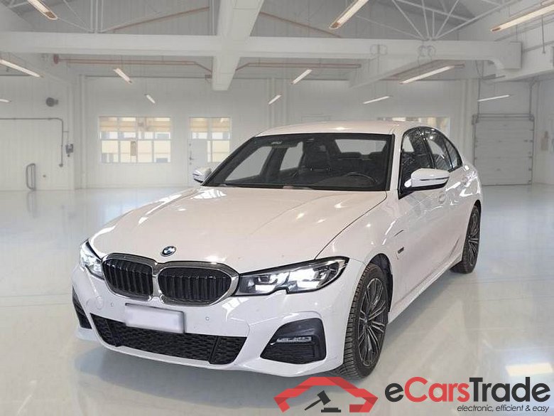 BMW SERIE 3 / 2018 / 4P / BERLINA 330E MSPORT AUT.